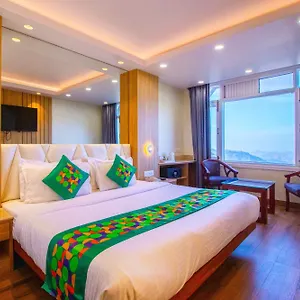 Treebo Varuna With Mountain View Hotel